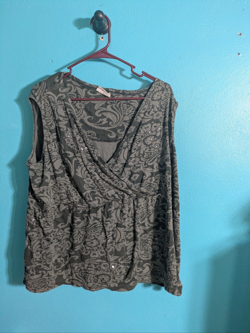 White Stag Gray Patterned‎ Paisley Sleeveless Wrap Tank Top For Summer Outings